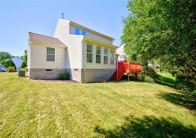 Photo 3 of Single family home for sale at 35 Butterfly Ln, West Henrietta, NY 14586 | MLS# R1697876 | Listing updated on 2026-08-09