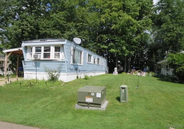 Photo 3 of Manufactured home for sale at 18 Highridge, Hamburg, NY 14075 | MLS# B1694202 | Listing updated on 2026-09-09