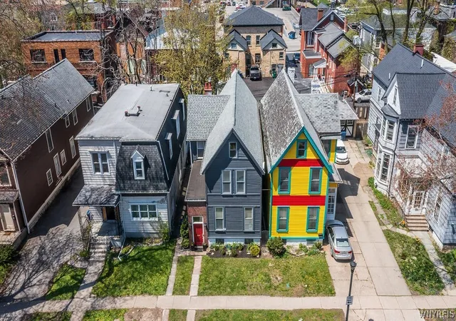 Photo 2 of Single family home for sale at 142 N Pearl St, Buffalo, NY 14202 | MLS# B1696921 | Listing updated on 2026-09-01