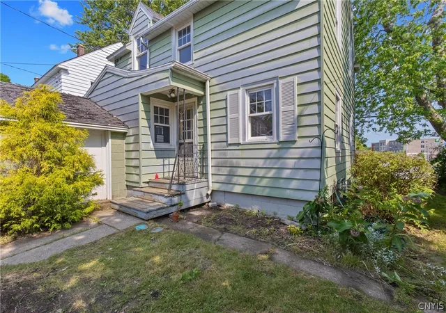 Photo 2 of Single family home for sale at 190 Conway Ter, Oswego, NY 13126 | MLS# S1698181 | Listing updated on 2026-09-16