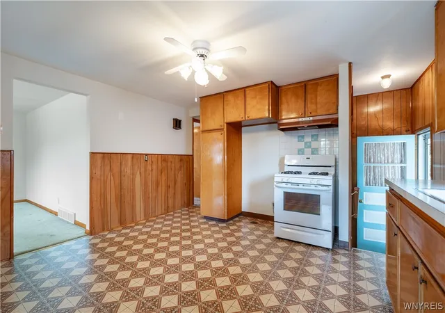 Photo 2 of Sale Pending at 121 Vern Ln, Buffalo, NY 14227 | MLS# B1698126 | Listing updated on 2026-08-26