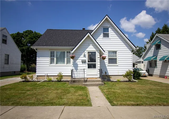 Photo 3 of Sale Pending at 19 Avery Ave, Lackawanna, NY 14218 | MLS# B1698125 | Listing updated on 2026-08-26