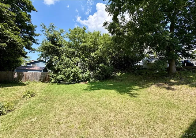 Photo 4 of Sale Pending at 271 Mountainview Ave, Syracuse, NY 13224 | MLS# S1698243 | Listing updated on 2026-09-15