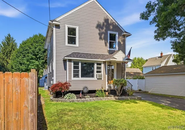 Photo 2 of Single family home for sale at 620 86th Street, Niagara Falls, NY 14304 | MLS# B1688711 | Listing updated on 2026-09-10