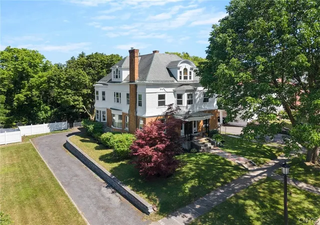 Photo 2 of Sale Pending at 307 Summit Ave, Syracuse, NY 13207 | MLS# S1698136 | Listing updated on 2026-08-26