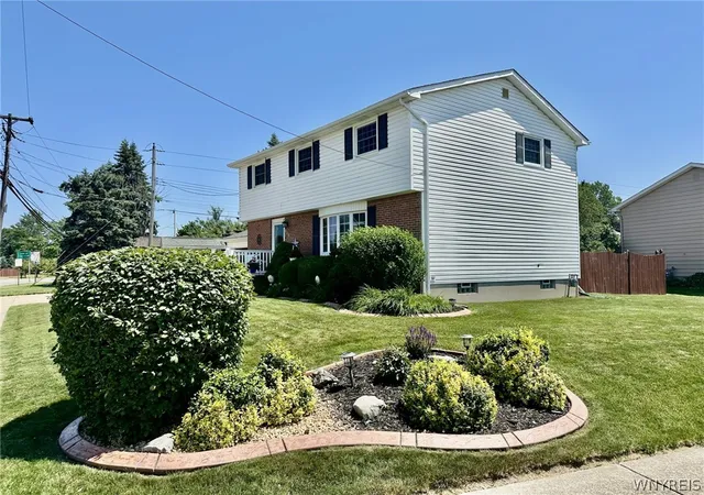 Photo 3 of Sale Pending at 573 Columbia Ave, Depew, NY 14043 | MLS# B1697503 | Listing updated on 2026-08-20