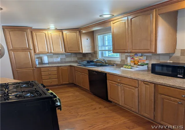 Photo 3 of Single family home for sale at 202 Marjorie Dr, Buffalo, NY 14223 | MLS# B1698368 | Listing updated on 2026-09-13