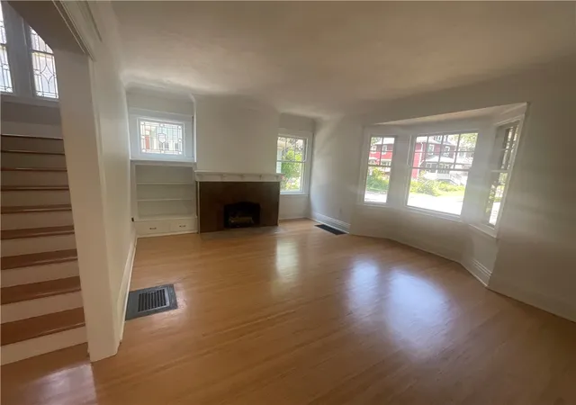 Photo 3 of Single family home for sale at 923 Harvard St, Rochester, NY 14610 | MLS# R1697913 | Listing updated on 2026-08-23