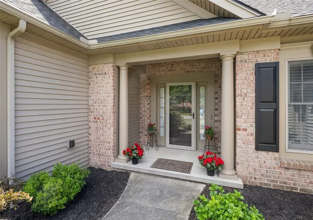 Photo 2 of Sale Pending at 29 Brantley Way, Penfield, NY 14526 | MLS# R1697891 | Listing updated on 2026-09-01