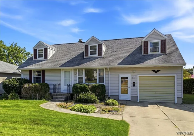 Photo 2 of Sale Pending at 3311 Cox Dr, Buffalo, NY 14219 | MLS# B1697785 | Listing updated on 2026-09-03