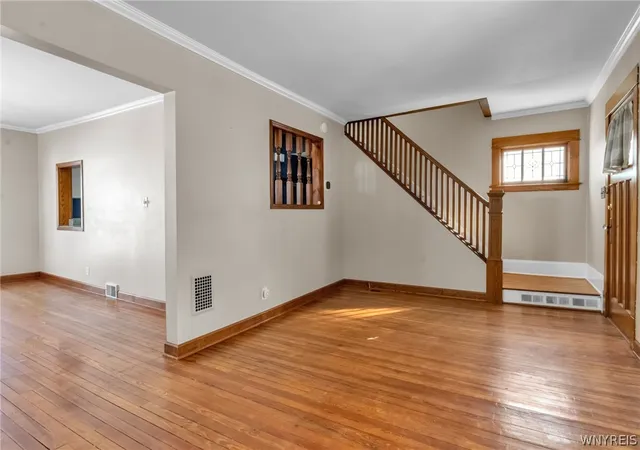 Photo 4 of Sale Pending at 40 Norwood Dr, Buffalo, NY 14224 | MLS# B1698281 | Listing updated on 2026-08-28