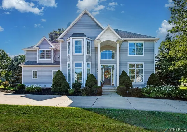 Photo 1 of Sale Pending at 177 Promenade Ln, Buffalo, NY 14221 | MLS# B1698501 | Listing updated on 2026-09-01