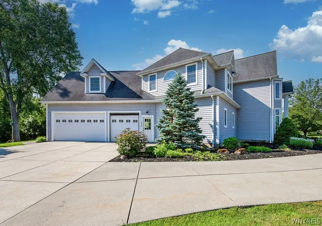 Photo 2 of Sale Pending at 177 Promenade Ln, Buffalo, NY 14221 | MLS# B1698501 | Listing updated on 2026-09-01