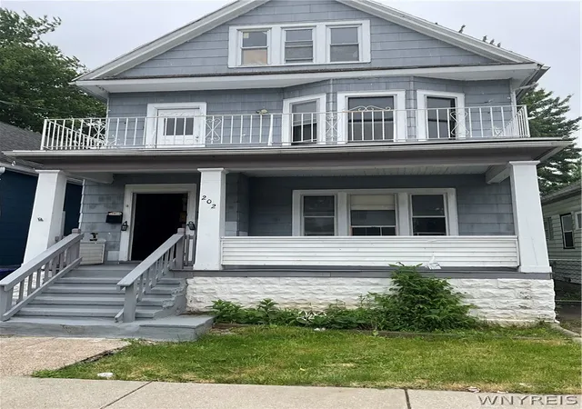 Photo 1 of Sale Pending at 202 Chadduck Ave, Buffalo, NY 14207 | MLS# B1697134 | Listing updated on 2026-09-11