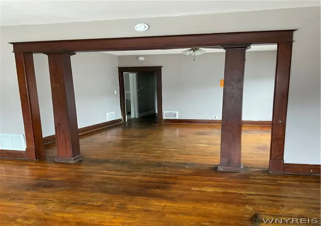 Photo 3 of Sale Pending at 202 Chadduck Ave, Buffalo, NY 14207 | MLS# B1697134 | Listing updated on 2026-09-11