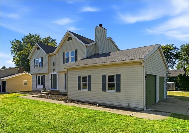 Photo 3 of Multi family home for sale at 2487 Sylvan Pl, Niagara Falls, NY 14304 | MLS# B1697982 | Listing updated on 2026-09-10