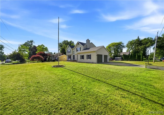 Photo 3 of Multi family home for sale at 2487 Sylvan Pl, Niagara Falls, NY 14304 | MLS# B1697982 | Listing updated on 2026-09-10