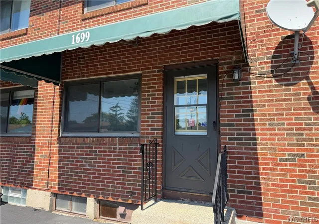 Photo 2 of Sale Pending at 1699 Orchard Park Rd, Buffalo, NY 14224 | MLS# B1698571 | Listing updated on 2026-08-06