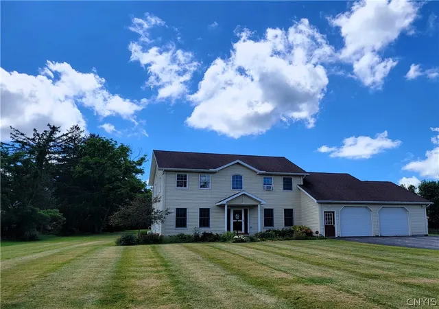 Photo 2 of Single family home for sale at 6585 Butera Dr, Auburn, NY 13021 | MLS# S1698296 | Listing updated on 2026-08-12