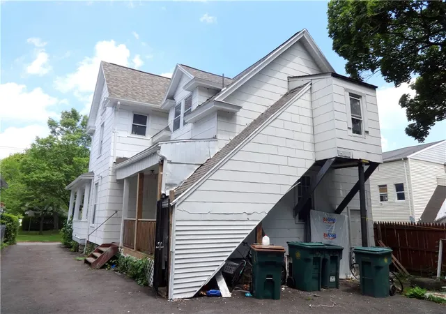 Photo 3 of Sale Pending at 409 Central Park, Rochester, NY 14605 | MLS# R1698639 | Listing updated on 2026-08-06