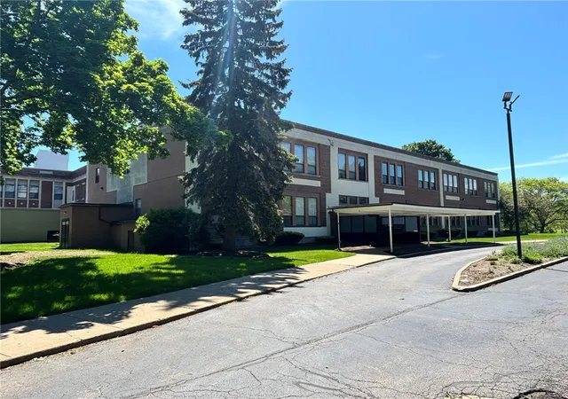 Photo 2 of Sale Pending at 270 Latta Rd #UN225, Rochester, NY 14612 | MLS# R1698664 | Listing updated on 2026-08-30