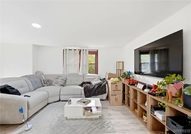Photo 4 of Sale Pending at 7090 Academy Ln, Lockport, NY 14094 | MLS# B1698541 | Listing updated on 2026-08-17