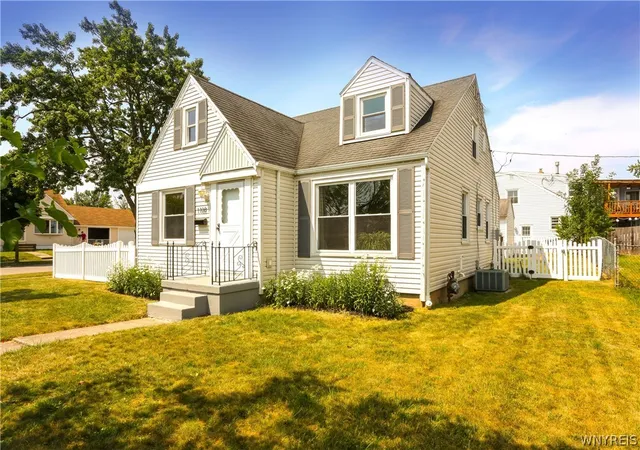 Photo 2 of Sale Pending at 1108 Parkhurst Blvd, Tonawanda, NY 14150 | MLS# B1698385 | Listing updated on 2026-08-10