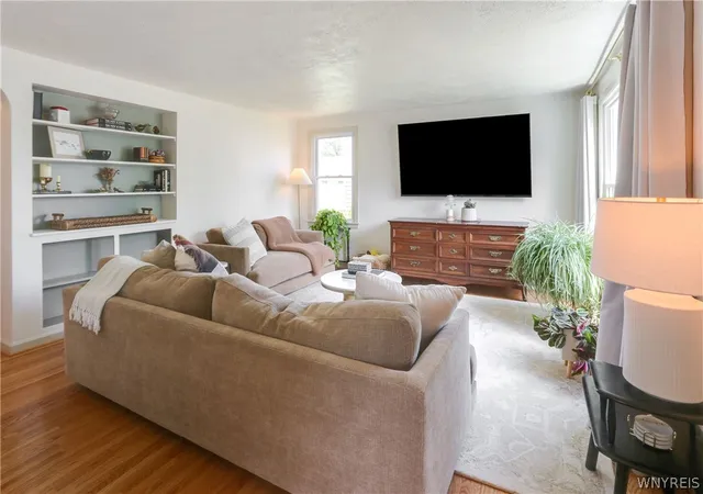 Photo 4 of Sale Pending at 1108 Parkhurst Blvd, Tonawanda, NY 14150 | MLS# B1698385 | Listing updated on 2026-08-10