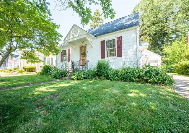 Photo 2 of Sale Pending at 44 Beverly Pl, Hamburg, NY 14075 | MLS# B1698504 | Listing updated on 2026-08-10