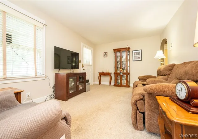 Photo 3 of Sale Pending at 44 Beverly Pl, Hamburg, NY 14075 | MLS# B1698504 | Listing updated on 2026-08-10