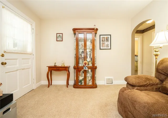 Photo 3 of Sale Pending at 44 Beverly Pl, Hamburg, NY 14075 | MLS# B1698504 | Listing updated on 2026-08-10