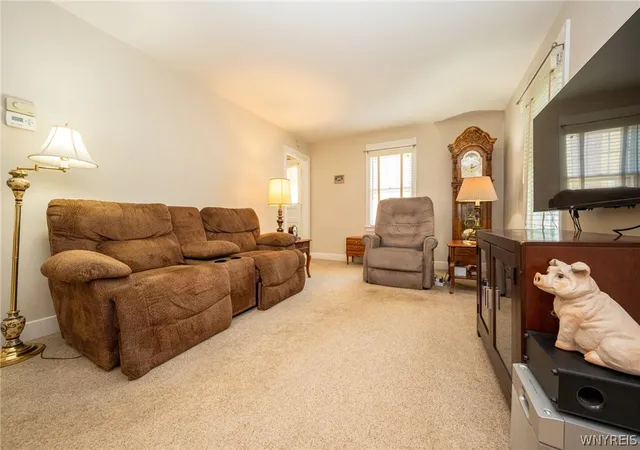 Photo 4 of Sale Pending at 44 Beverly Pl, Hamburg, NY 14075 | MLS# B1698504 | Listing updated on 2026-08-10