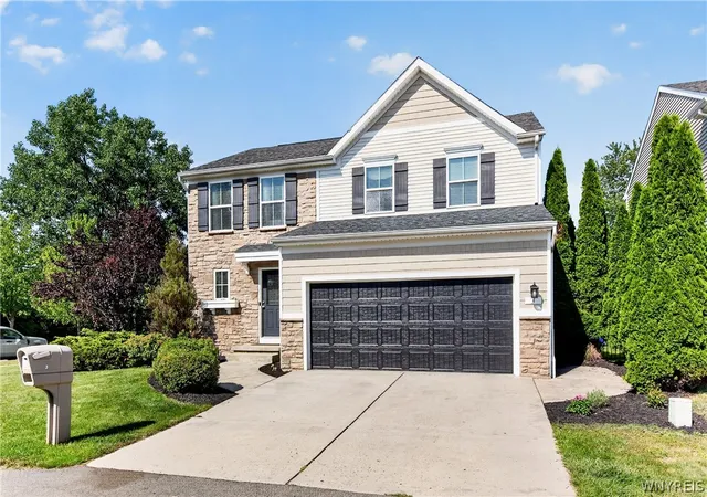 Photo 2 of Sale Pending at 3 Scooter Ln, Hamburg, NY 14075 | MLS# B1698883 | Listing updated on 2026-08-25