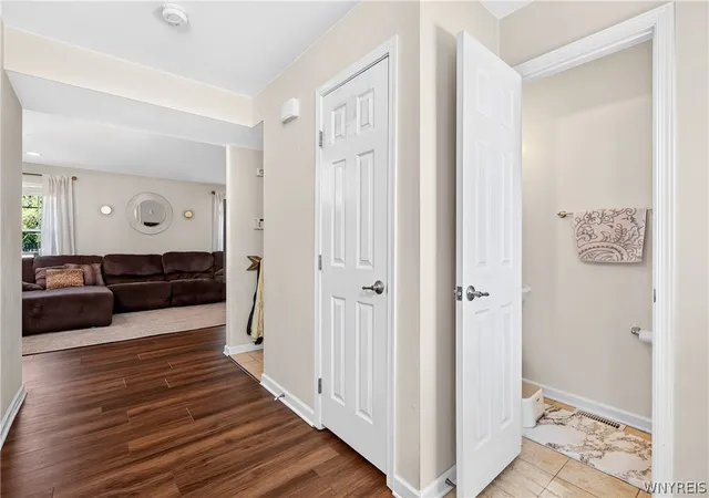 Photo 3 of Sale Pending at 3 Scooter Ln, Hamburg, NY 14075 | MLS# B1698883 | Listing updated on 2026-08-25