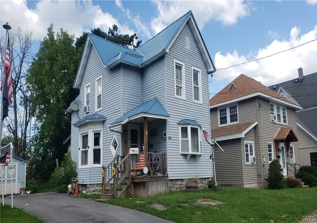 Photo 3 of Single family home for sale at 211 Francis St, Watertown, NY 13601 | MLS# S1694129 | Listing updated on 2026-09-02