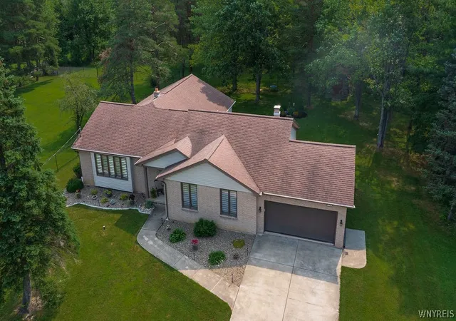 Photo 3 of Sale Pending at 4627 Mckinley Pkwy, Hamburg, NY 14075 | MLS# B1698888 | Listing updated on 2026-09-09