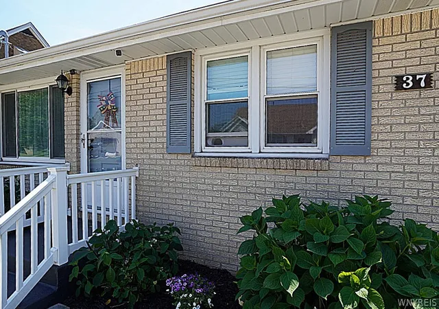 Photo 3 of Sale Pending at 37 Burke Dr, Lackawanna, NY 14218 | MLS# B1698692 | Listing updated on 2026-08-25
