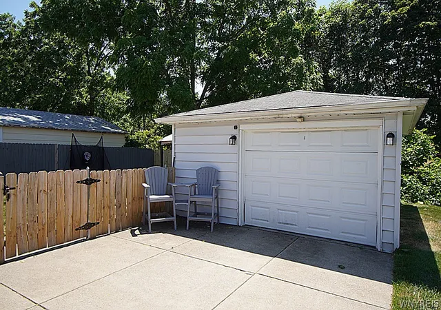 Photo 4 of Sale Pending at 37 Burke Dr, Lackawanna, NY 14218 | MLS# B1698692 | Listing updated on 2026-08-25