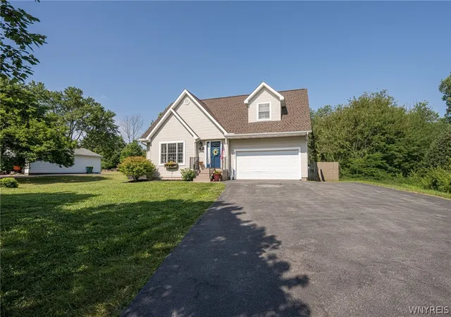 Photo 2 of Sale Pending at 5430 Ernest Rd, Lockport, NY 14094 | MLS# B1698556 | Listing updated on 2026-08-20