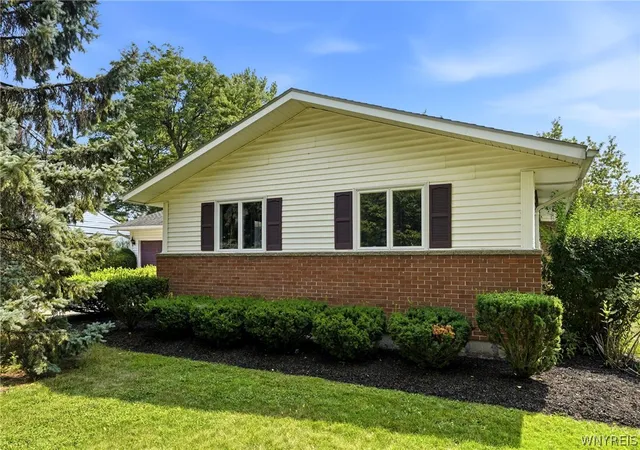 Photo 2 of Sale Pending at 103 Colony Ct, Buffalo, NY 14226 | MLS# B1698916 | Listing updated on 2026-08-27