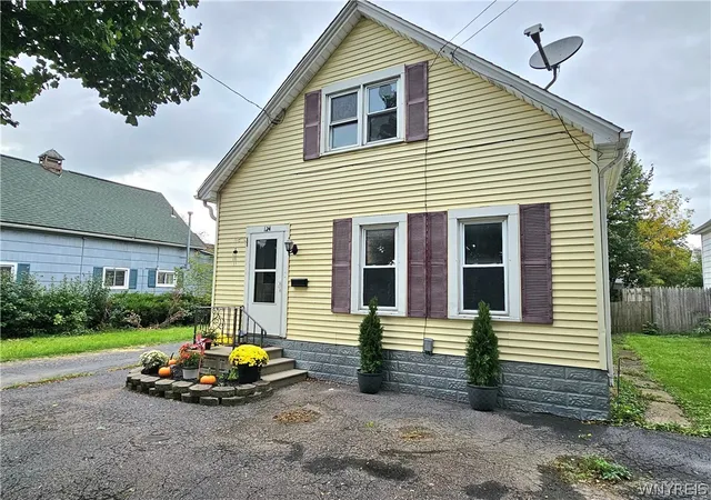 Photo 1 of Single family home for sale at 124 7th Avenue, North Tonawanda, NY 14120 | MLS# B1698970 | Listing updated on 2026-09-22