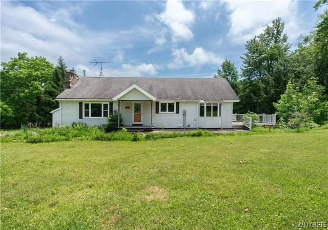 Photo 1 of Single family home for sale at 6691 Brown Hl Rd, Boston, NY 14025 | MLS# B1698940 | Listing updated on 2026-09-03