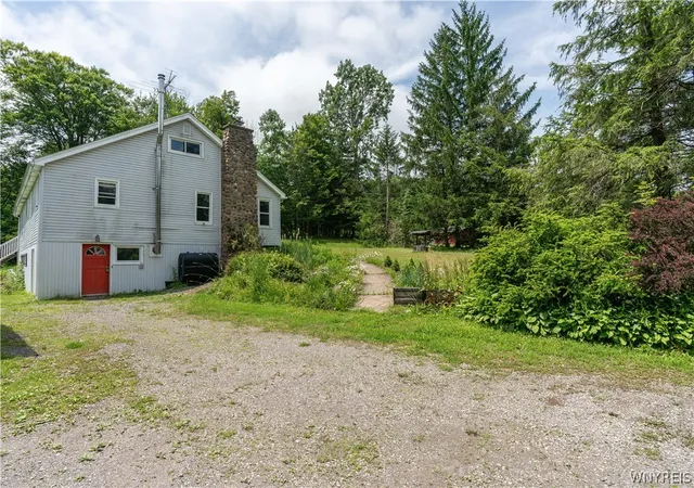 Photo 2 of Single family home for sale at 6691 Brown Hl Rd, Boston, NY 14025 | MLS# B1698940 | Listing updated on 2026-09-03