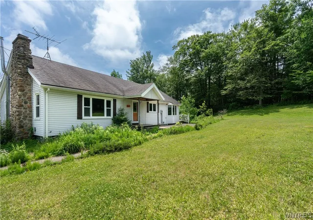 Photo 3 of Single family home for sale at 6691 Brown Hl Rd, Boston, NY 14025 | MLS# B1698940 | Listing updated on 2026-09-03