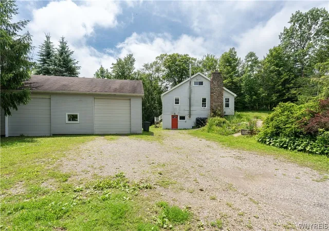 Photo 3 of Single family home for sale at 6691 Brown Hl Rd, Boston, NY 14025 | MLS# B1698940 | Listing updated on 2026-09-03