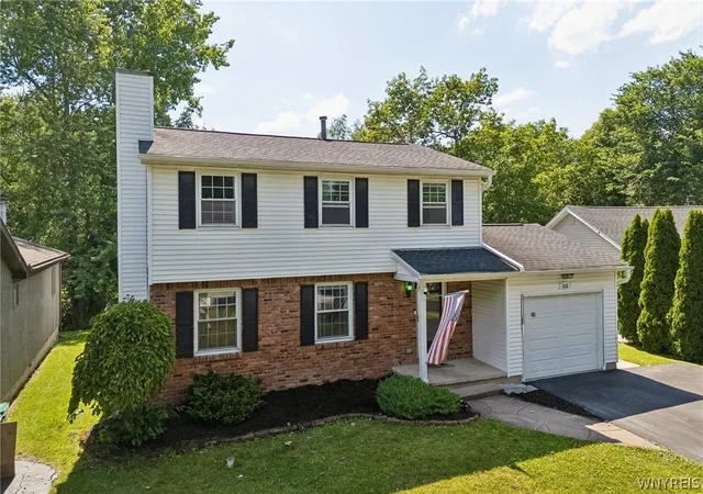 Photo 3 of Sale Pending at 215 Brockmoore Dr, East Amherst, NY 14051 | MLS# B1694563 | Listing updated on 2026-08-27