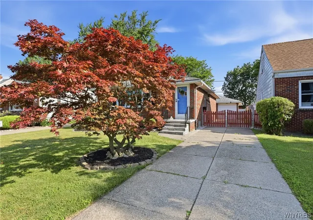 Photo 3 of Sale Pending at 329 Lamont Dr, Buffalo, NY 14226 | MLS# B1698433 | Listing updated on 2026-08-07