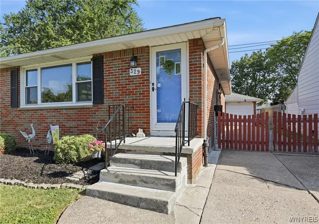 Photo 4 of Sale Pending at 329 Lamont Dr, Buffalo, NY 14226 | MLS# B1698433 | Listing updated on 2026-08-07