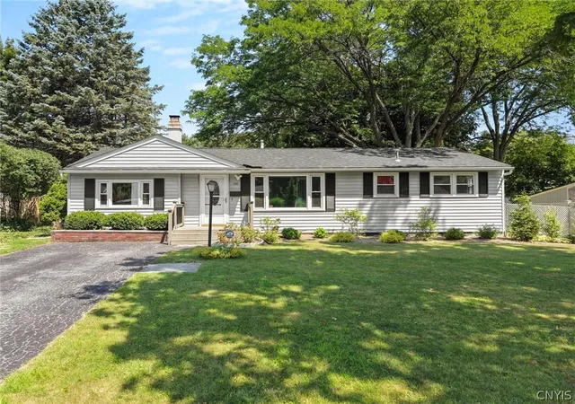 Photo 2 of Sale Pending at 106 Greenhedge Dr, Camillus, NY 13031 | MLS# S1698142 | Listing updated on 2026-08-20
