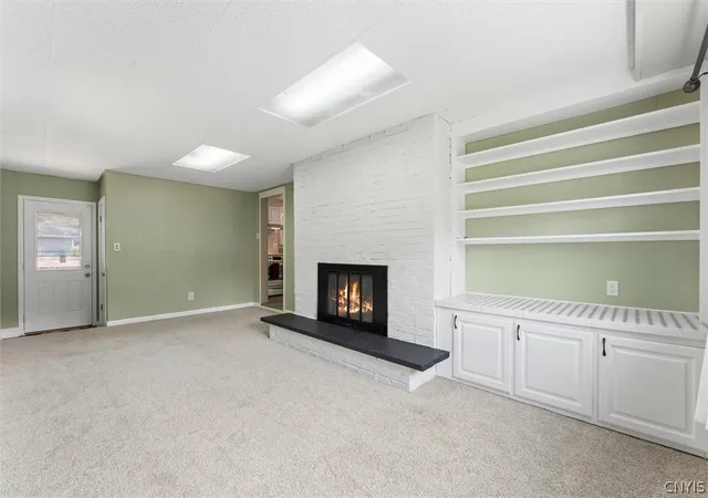 Photo 3 of Sale Pending at 106 Greenhedge Dr, Camillus, NY 13031 | MLS# S1698142 | Listing updated on 2026-08-20